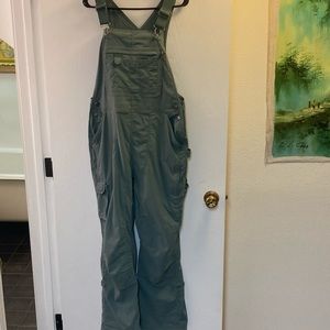 Duluth women’s overalls khaki green size M/31